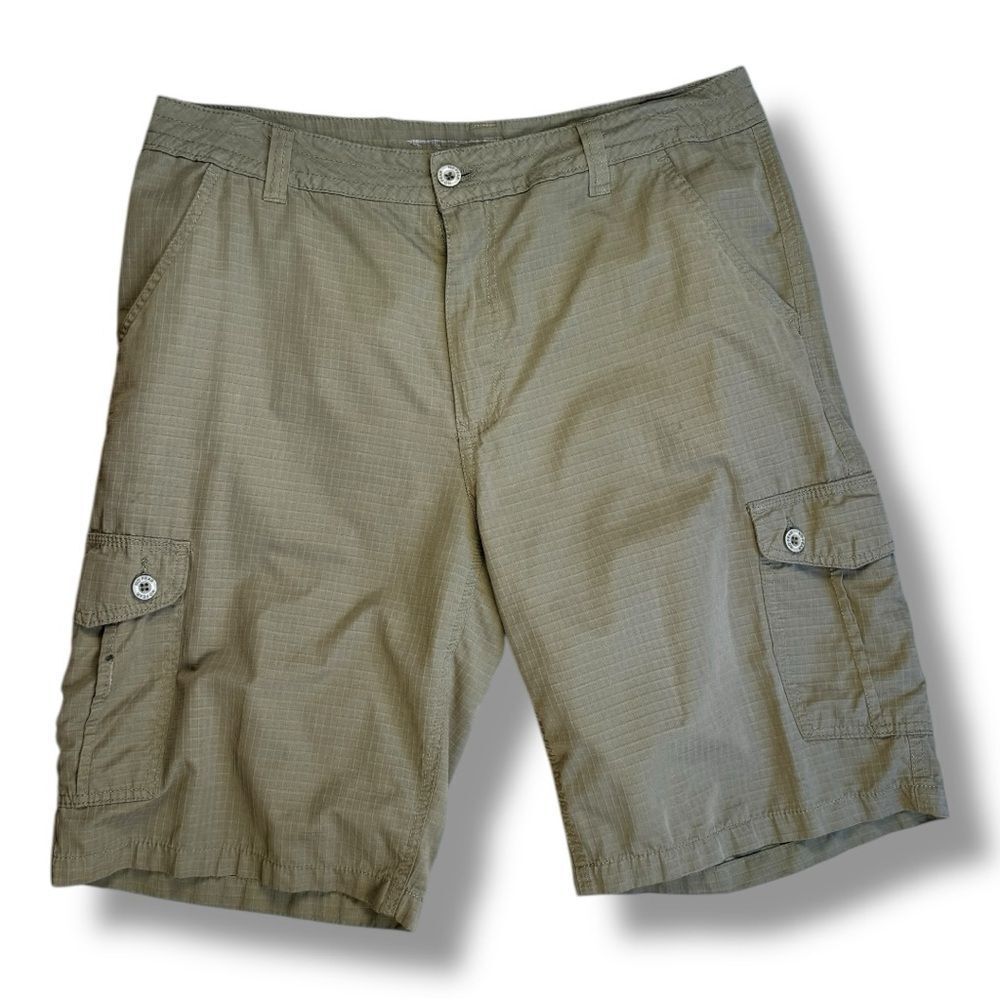 Vintage No Fear Green Cargo Shorts with Flat-Front Design Sz 36